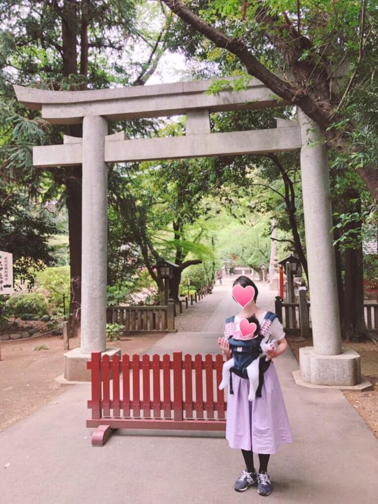 エルゴ前向き抱っこ